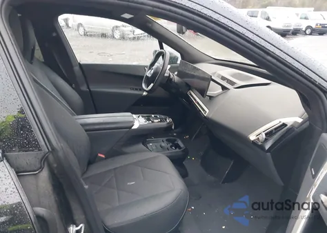 2024 BMW Ix xDrive50 z USA, uszkodzony, nr VIN WB523CF00RCN76736